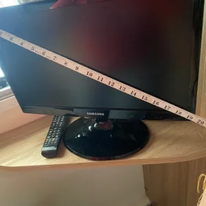 Samsung 19inch flatscreen tv - Image 2