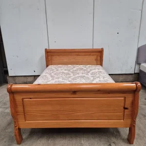 Double Sleigh Bed Frame 4ft6 - Image 4