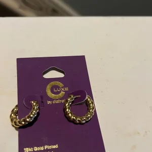 Claires 18kt gold plated earrings - Image 2