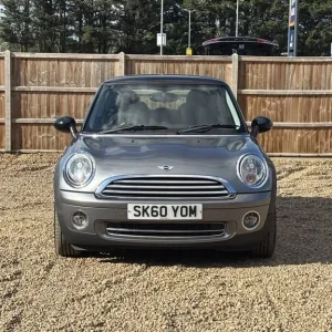 2010 MINI Cooper 1.6 Hatchback Manual with White Alloy Wheels and Interior Trim - Image 8