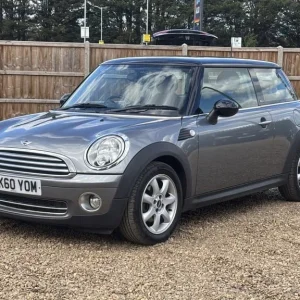 2010 MINI Cooper 1.6 Hatchback Manual with White Alloy Wheels and Interior Trim