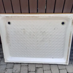 Shower enclosure and tray - Image 4