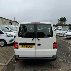 2018 Volkswagen Transporter T30 TDI Shuttle S BMT LWB Minibus Diesel Manual - Image 5