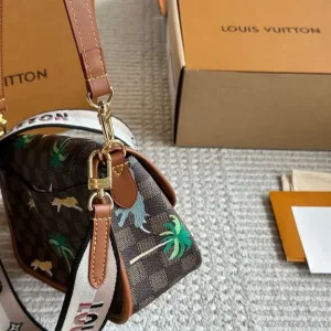 Louis Vuitton Lv Baguette Bag - Image 3