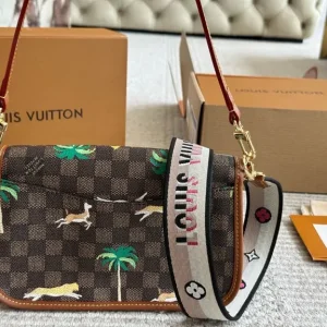 Louis Vuitton Lv Baguette Bag - Image 4