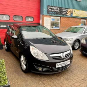 2007 Vauxhall Corsa 1.4i 16v Design 5-door Automatic Hatchback - Image 2