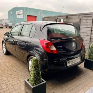 2007 Vauxhall Corsa 1.4i 16v Design 5-door Automatic Hatchback - Image 5