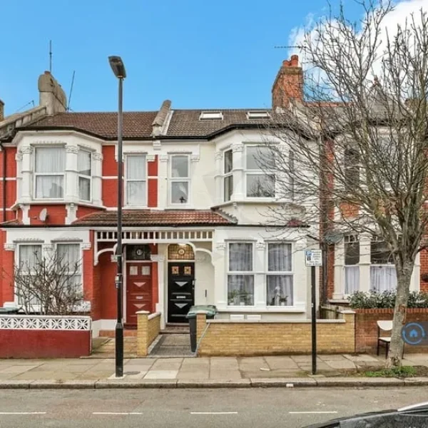 2 bedroom flat with garden access in Thame, South Oxfordshire