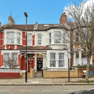 2 bedroom flat with garden access in Thame, South Oxfordshire