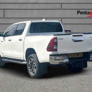 Toyota Hilux 2.4 D 4x4 Double Cab with Apple Car Play and 18in Alloy Wheels - Image 2