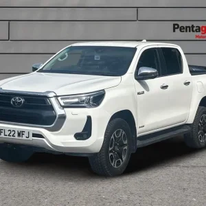 Toyota Hilux 2.4 D 4x4 Double Cab with Apple Car Play and 18in Alloy Wheels - Image 3