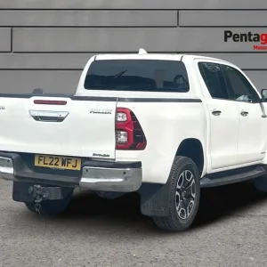Toyota Hilux 2.4 D 4x4 Double Cab with Apple Car Play and 18in Alloy Wheels - Image 4