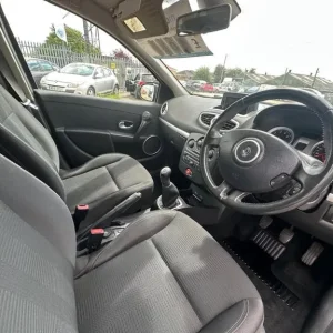 2011 Renault Clio 1.2 TCe Dynamique TomTom Euro 5 5-door hatchback petrol manual - Image 3