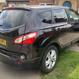 2013 Nissan Qashqai+2 1.6 Acenta 2WD Euro 5 5-door hatchback petrol manual - Image 2