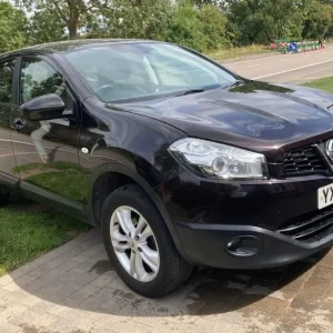 2013 Nissan Qashqai+2 1.6 Acenta 2WD Euro 5 5-door hatchback petrol manual