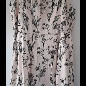 Assorted dresses sizes 10-14 - Image 3