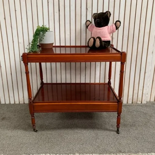 Tea trolley with one drawer and pull-out shelf