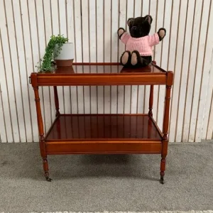 Tea trolley with one drawer and pull-out shelf
