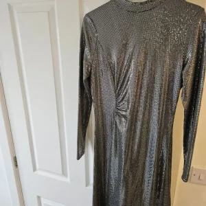 M&S silver sequin long dress UK size 10 - Image 4