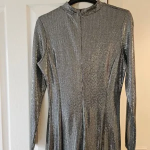 M&S silver sequin long dress UK size 10 - Image 8