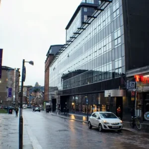 2 bedroom flat in Albion Street, Glasgow (3rd floor) - Image 2
