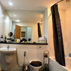 2 bedroom flat in Albion Street, Glasgow (3rd floor) - Image 6