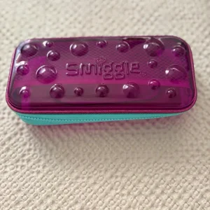Smiggle Clear Pencil Case - Image 2
