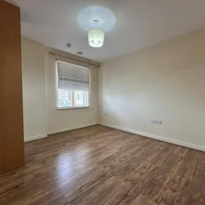 2-bedroom flat with ensuite in Haverfordwest, Pembrokeshire