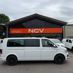 2019 Volkswagen Transporter T32 TDI Shuttle SE 9-seater Minibus - Image 2