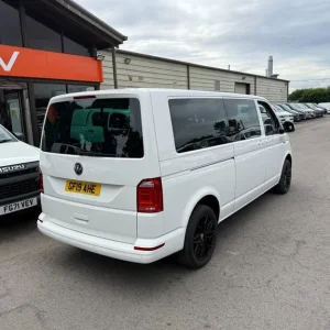 2019 Volkswagen Transporter T32 TDI Shuttle SE 9-seater Minibus - Image 3