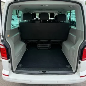 2019 Volkswagen Transporter T32 TDI Shuttle SE 9-seater Minibus - Image 7