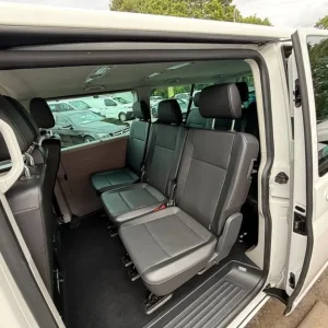 2019 Volkswagen Transporter T32 TDI Shuttle SE 9-seater Minibus - Image 8