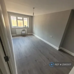 1 bedroom in Wise Lane, West Drayton, UB7 - Image 7