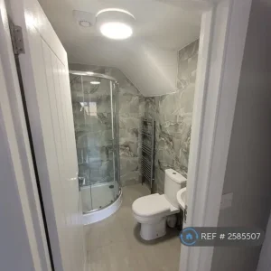 1 bedroom in Wise Lane, West Drayton, UB7 - Image 8