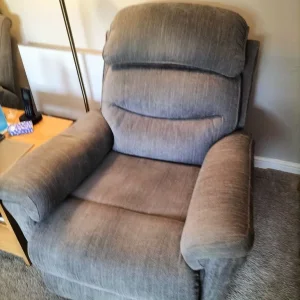 Lay Z Boy electric recliner - Image 5