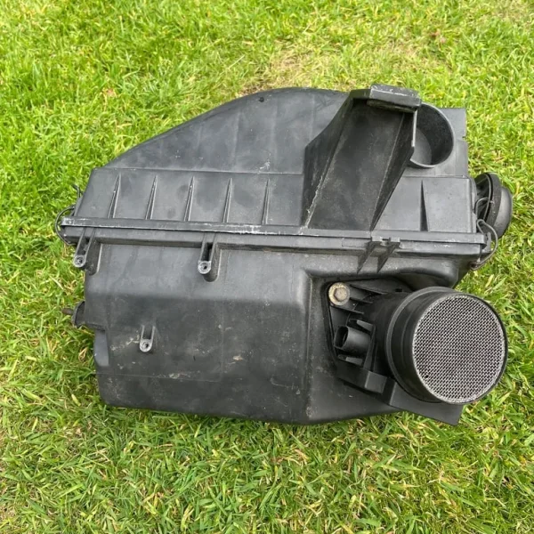 Audi 80/A4 air intake plenum box with MAF sensor