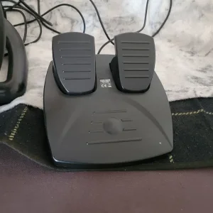 Numskull steering wheel and pedals - Image 3