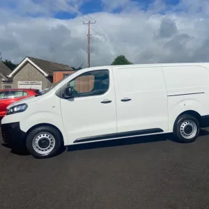 2021 Vauxhall Vivaro Turbo D Panel Van, 6-speed, mint condition - Image 3