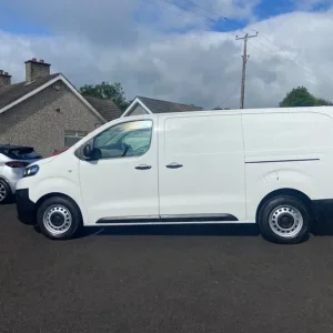 2021 Vauxhall Vivaro Turbo D Panel Van, 6-speed, mint condition - Image 4