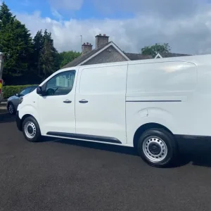 2021 Vauxhall Vivaro Turbo D Panel Van, 6-speed, mint condition - Image 5