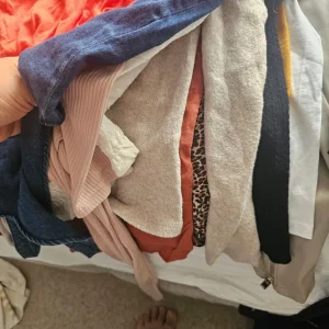 Woman's clothing mix - Image 6