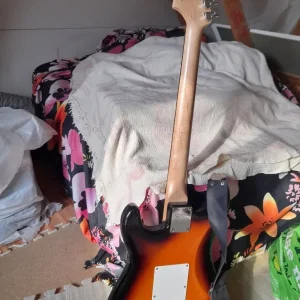 Squire guitar 20th anniversary - Image 5