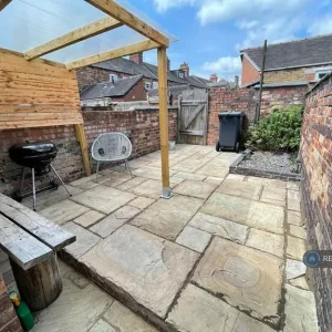 1 bedroom in Boughey Road, Bulkington, Wiltshire - Image 6