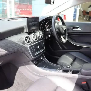 2017 Mercedes-Benz A Class 2.1 A200d Sport (Premium) 7G-DCT Euro 6 5-door - Image 7