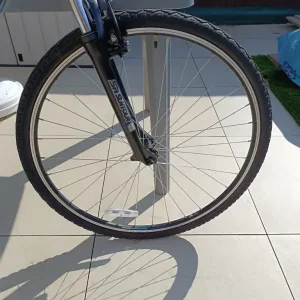 Carrera Crossfire Hybrid Bike 21 inch silver - Used once - Image 5