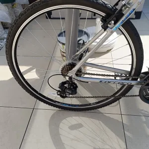 Carrera Crossfire Hybrid Bike 21 inch silver - Used once - Image 7