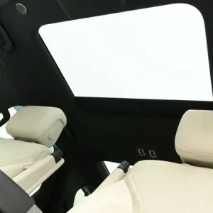 2021 Land Rover Discovery 3.0 D300 MHEV R-Dynamic HSE SUV 5dr Diesel Auto 4WD Euro 6 - Image 2