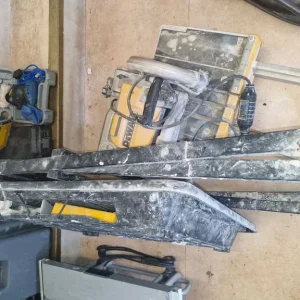 Large Dewalt tile cutter and stand D24000 model - Image 4