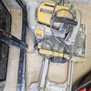 Large Dewalt tile cutter and stand D24000 model
