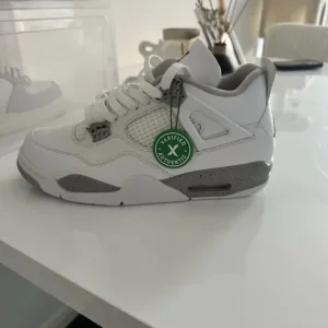 Air Jordan 4 White Oreo Sneakers Size 7.5UK/8.5US